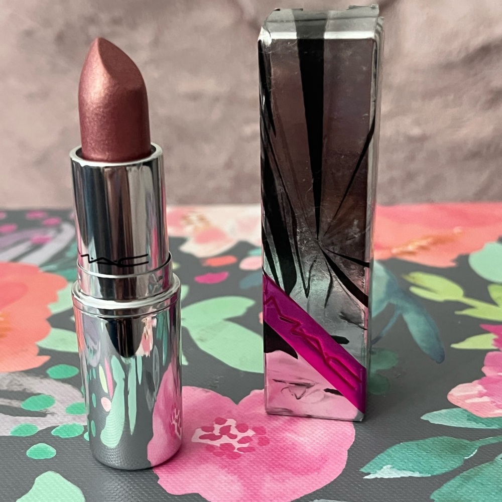 MAC A Wink of Pink lipstick. Discontinued. Brand new in box. - Picture 3 of 4